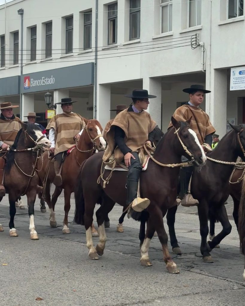 Cámara de Comercio participa en acto cívico militar por los 284 años de Cauquenes