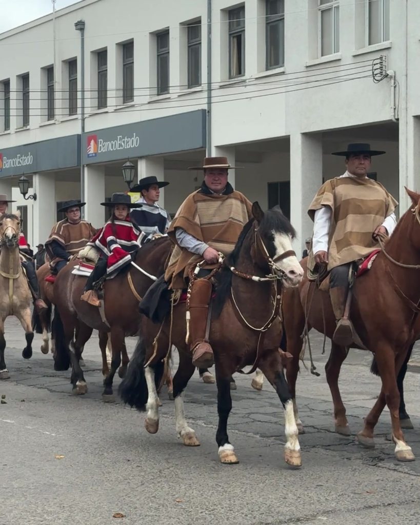 Cámara de Comercio participa en acto cívico militar por los 284 años de Cauquenes
