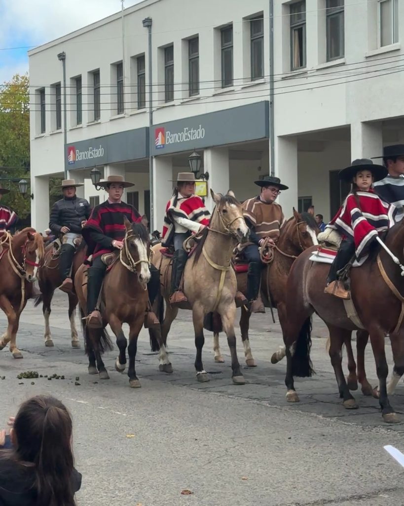 Cámara de Comercio participa en acto cívico militar por los 284 años de Cauquenes